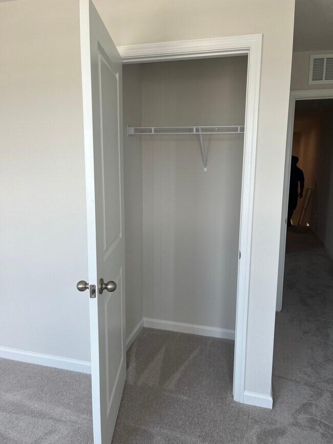 Photo - 345 Sedgewick Dr