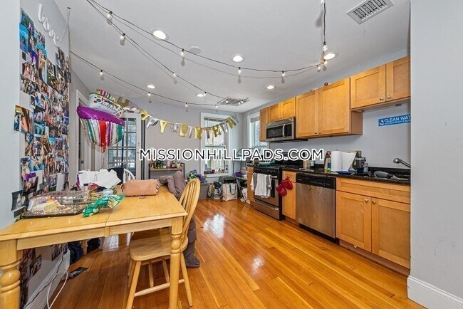 Photo - 44 Hillside St