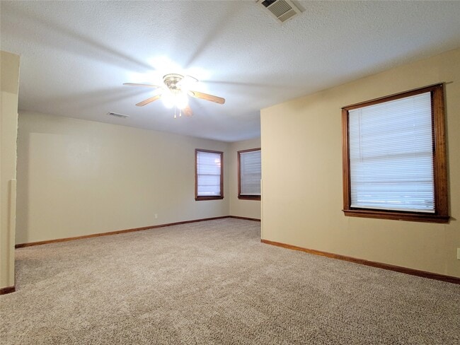 Photo - 1717 Hawthorne St