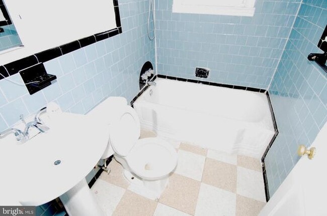 Photo - 233 Orville Rd