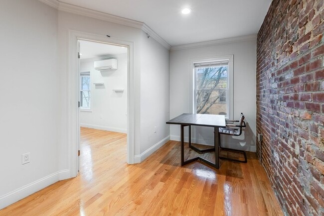 Photo - 14 Pompeii St Unit 2