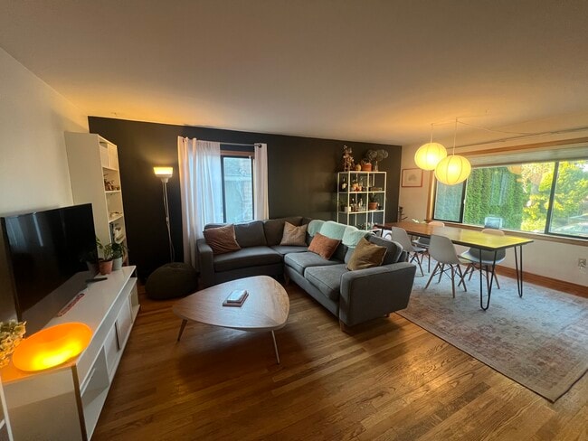 Photo - 545 NE 100th St