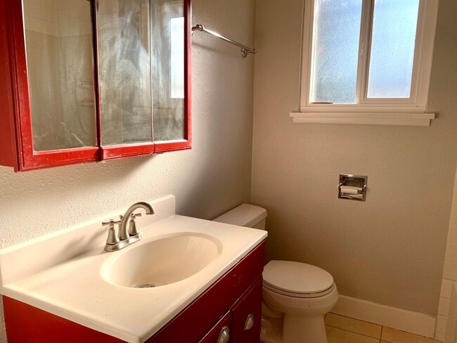 Photo - Beacon Hill 3 bedroom, 2 bath. 1 car garage with large storage loft.