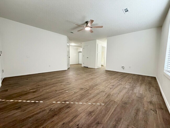 Photo - ***5905 B Sara Street***