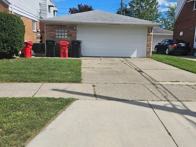 Photo - 17780 Marquette St