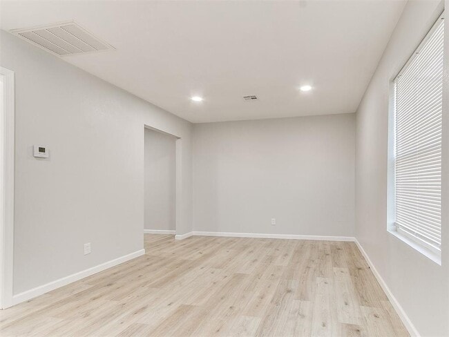 Photo - 705 N Key Blvd