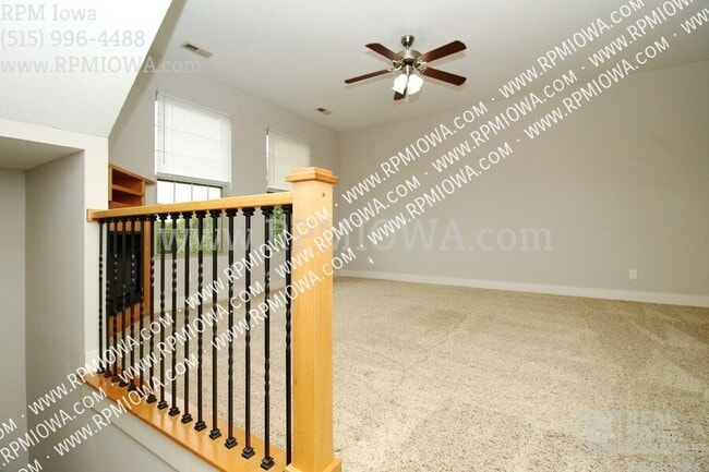 Photo - 3600 SE Glenstone Dr