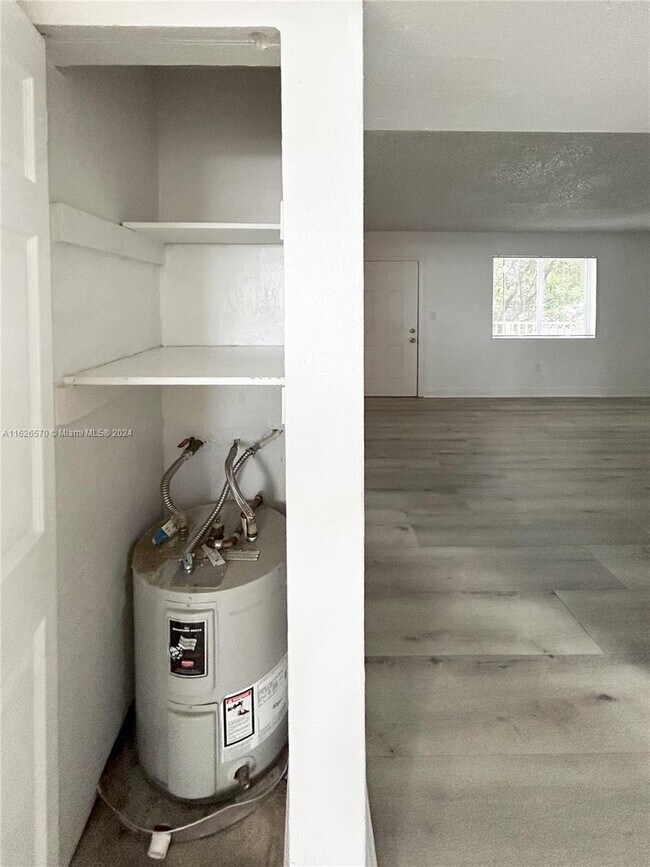 Photo - 580 NE 127th St Unit 24