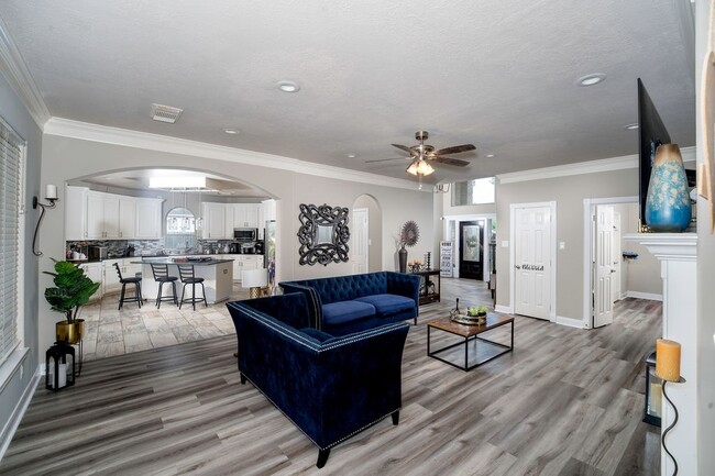 Photo - 2006 Pebble Ln