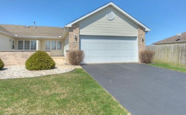 Building Photo - 5616 Jaskula Ln