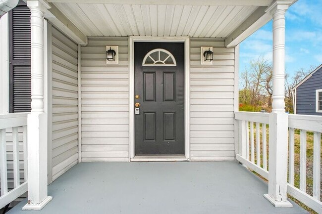 Photo - 6339 Old Plank Rd