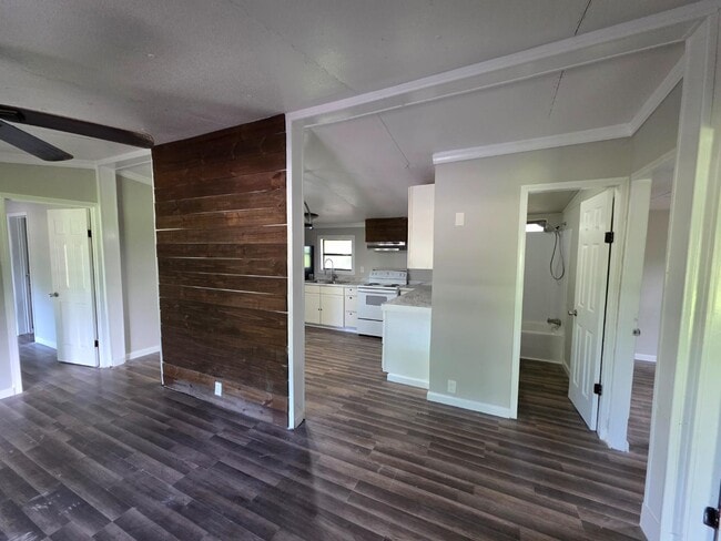 Photo - 1577 Corinth Poseyville Rd