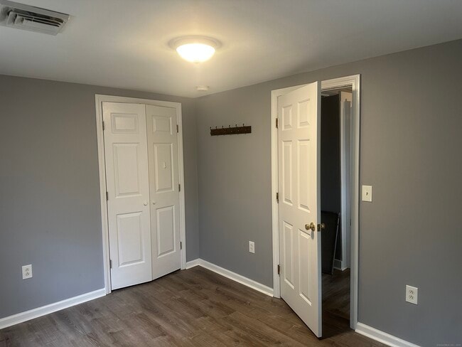 Building Photo - 16 Housatonic Terrace Rental