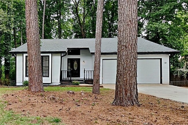 Building Photo - 345 Deerwood Dr