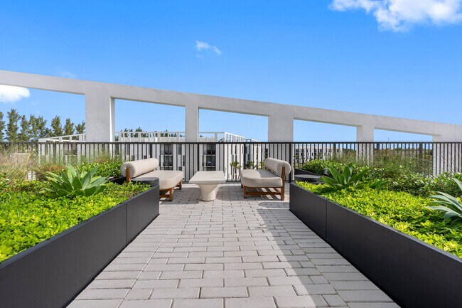 Photo - Laguna Gardens