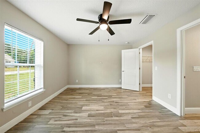 Photo - 446 Fahnstock St