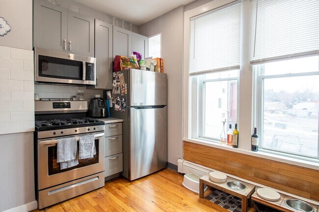 Photo - 117 Elm St Unit 2