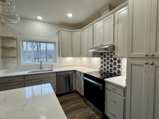 Photo - 311 Country Ln