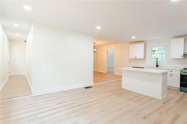 Photo - 206 Second St