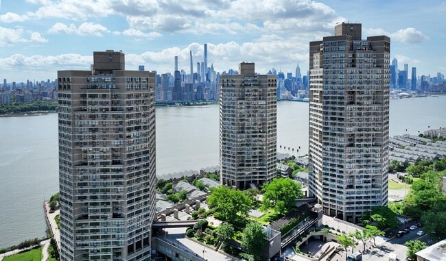 Building Photo - 7004 JFK Blvd E Unit 1B
