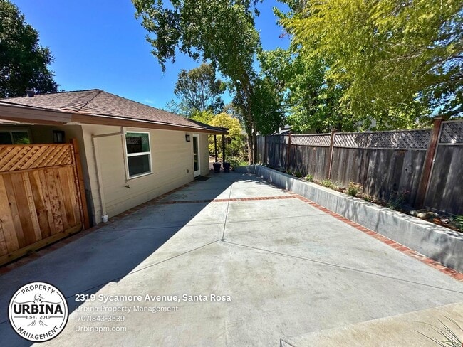 Building Photo - Stylish Studio Retreat in Santa Rosa with ... Rental