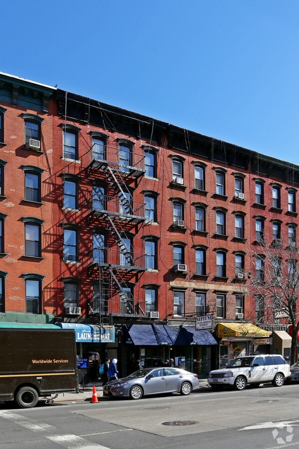 Photo - 192 1st Ave Apartamentos
