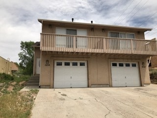 Building Photo - WEST SIDE - SPACIOUS TWO STORY 3 BED/2.5 B... Rental