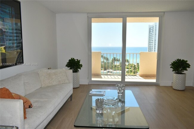 Building Photo - 1865 S Ocean Dr Unit 14N
