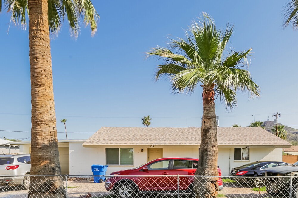 Photo - 1614 W Brown St