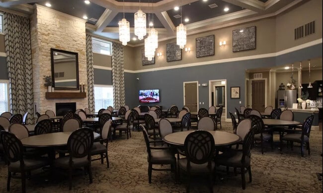 Casa club/biblioteca - Evergreen at Arbor Hills Apartamentos