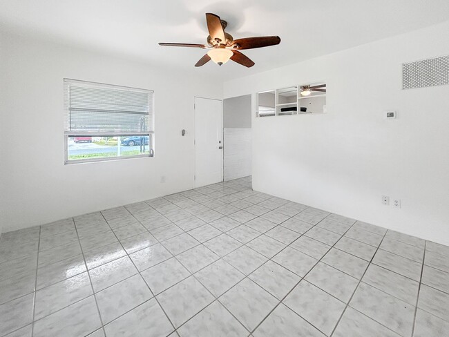 Photo - Ideal/Centrally Located 2 bed 1 Bath House in St Pete