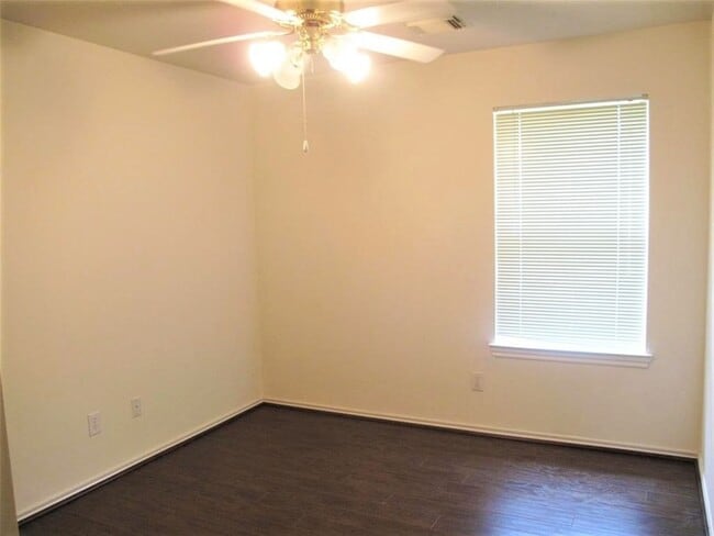 Photo - 3106 Aylesworth Ct