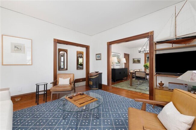 Photo - 14 Greenough Pl Unit B