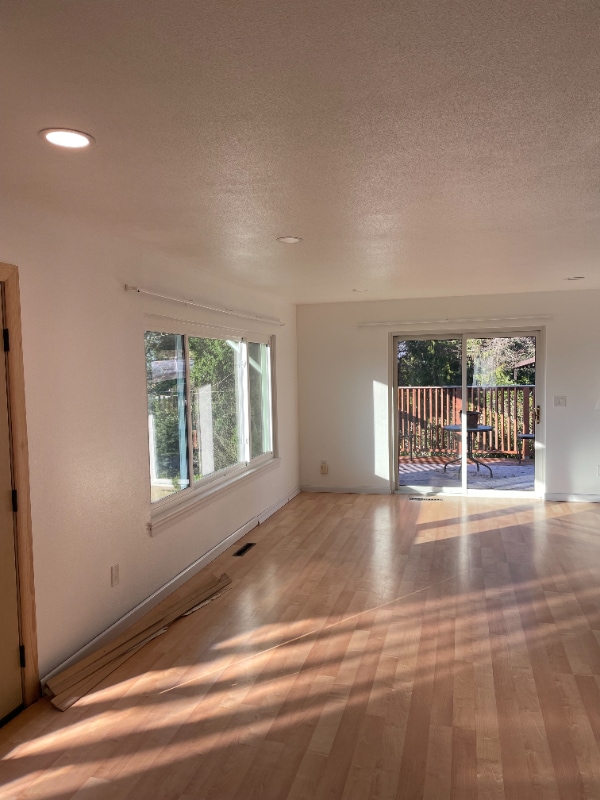 Photo - 129 126th St E