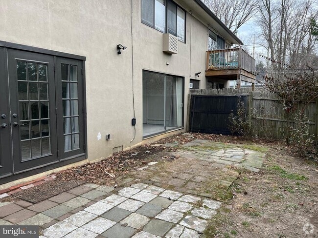 Building Photo - 454 Old Lancaster Rd Unit 6 Rental