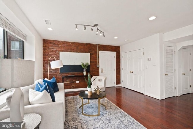 Building Photo - 5401 9th St NW Unit 201