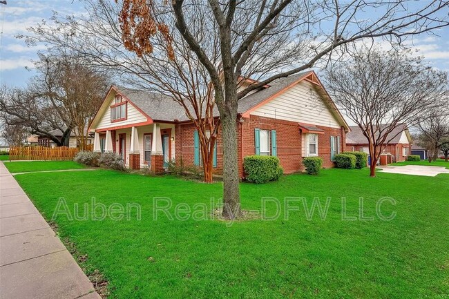 Photo - 300 E Main St