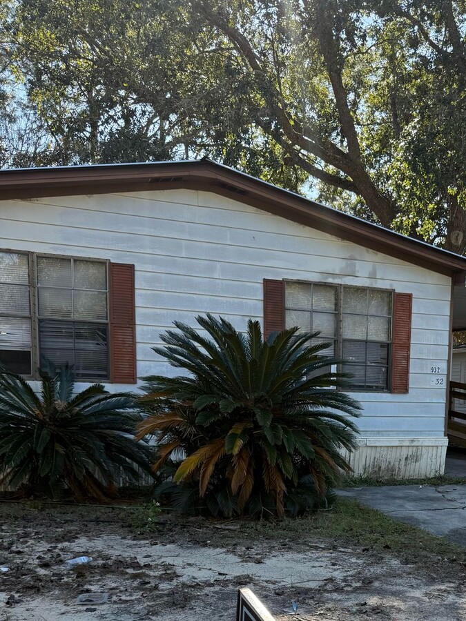 2 Bedroom 2 Bath Home w/ screened porch in... - 2 Bedroom 2 Bath Home w/ screened porch in...