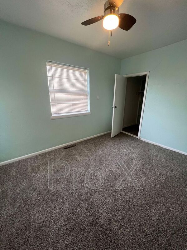 Photo - 111 N Gray Ave