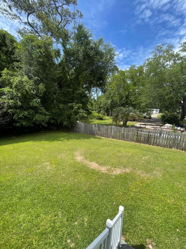 Photo - Large 3/2 with Fenced in Yard!