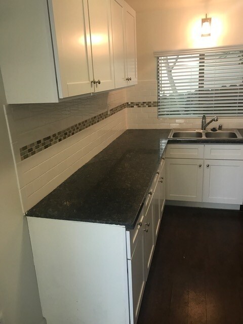 Photo - 3265-3271 Descanso Dr