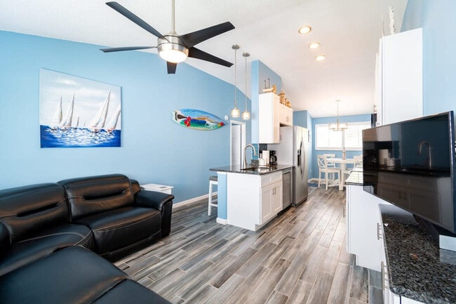 Photo - 516 Beach Park Ln Unit FL2-ID1044375P