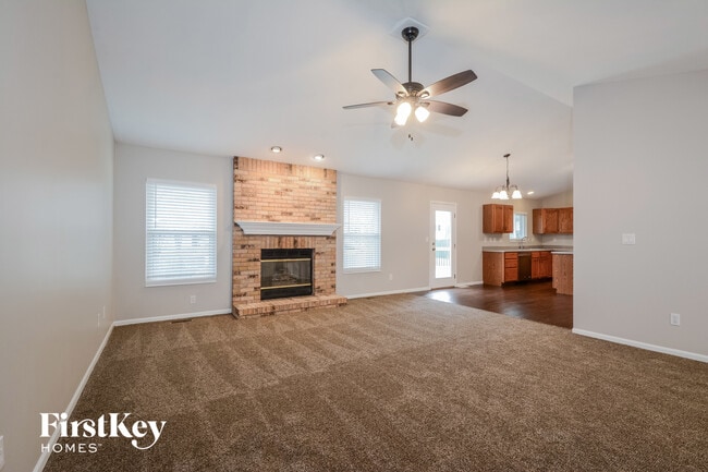 Photo - 10 Kingsmont Ct