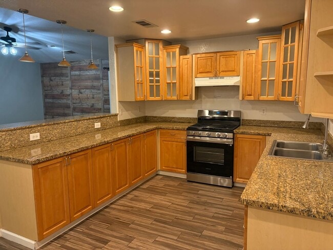 Photo - Great 4 bedroom home with pool