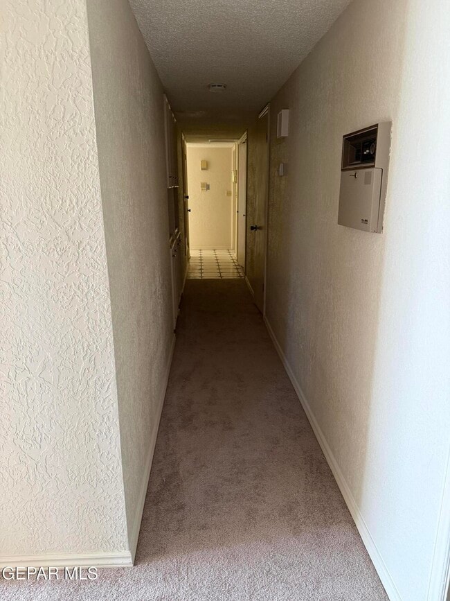 Photo - 320 Thunderbird Dr