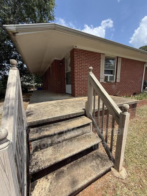 Photo - 9 Eisenhower Dr Unidad A