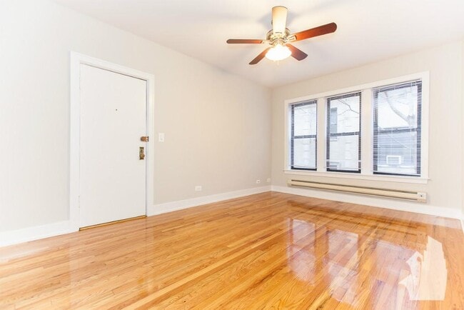 Building Photo - 617 W Melrose St Unit A3