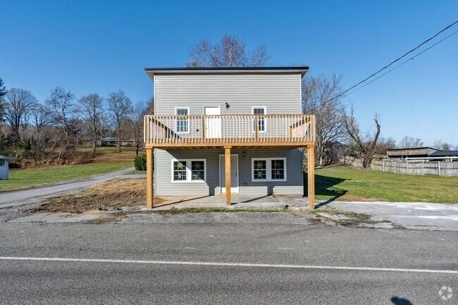 Building Photo - 1611 Chinquapin Grove Rd Rental