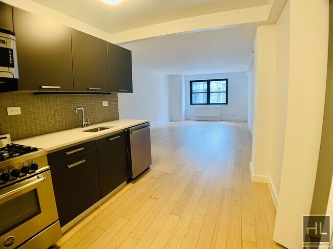 Photo - East 39th Street Unit 13D