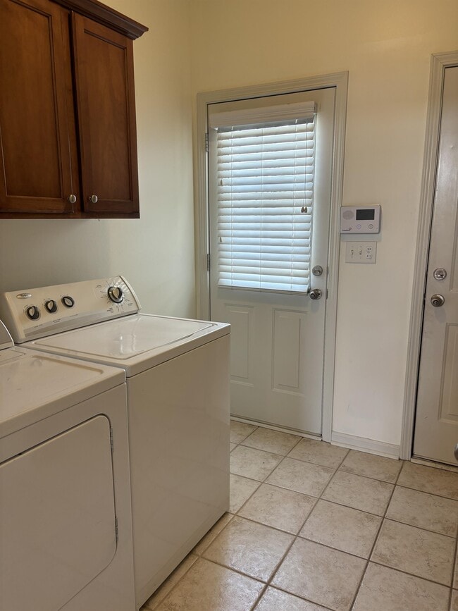 Photo - 1371 Island Town Dr